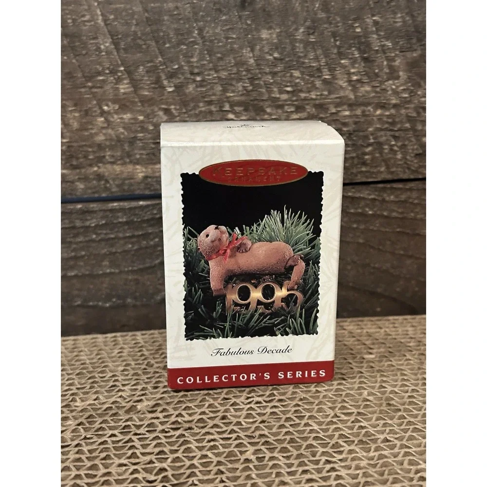 Vintage 1995 Hallmark Keepsake Ornament - Fabulous‎ Decade Series